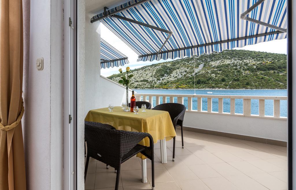 Apartments Mirko Vinišće Værelse billede