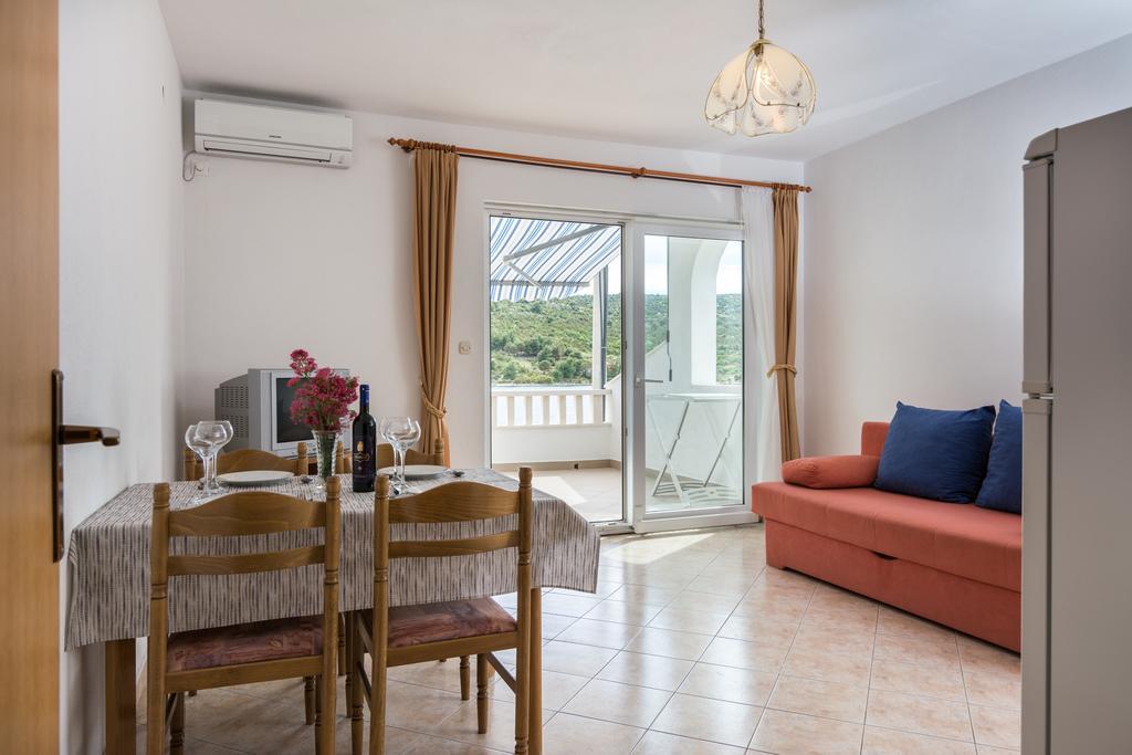 Apartments Mirko Vinišće Værelse billede