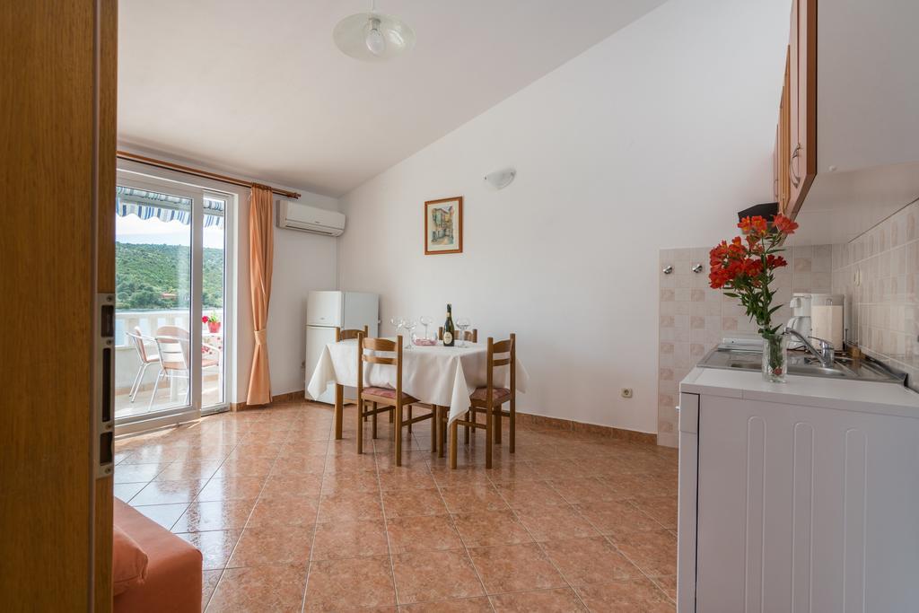 Apartments Mirko Vinišće Eksteriør billede